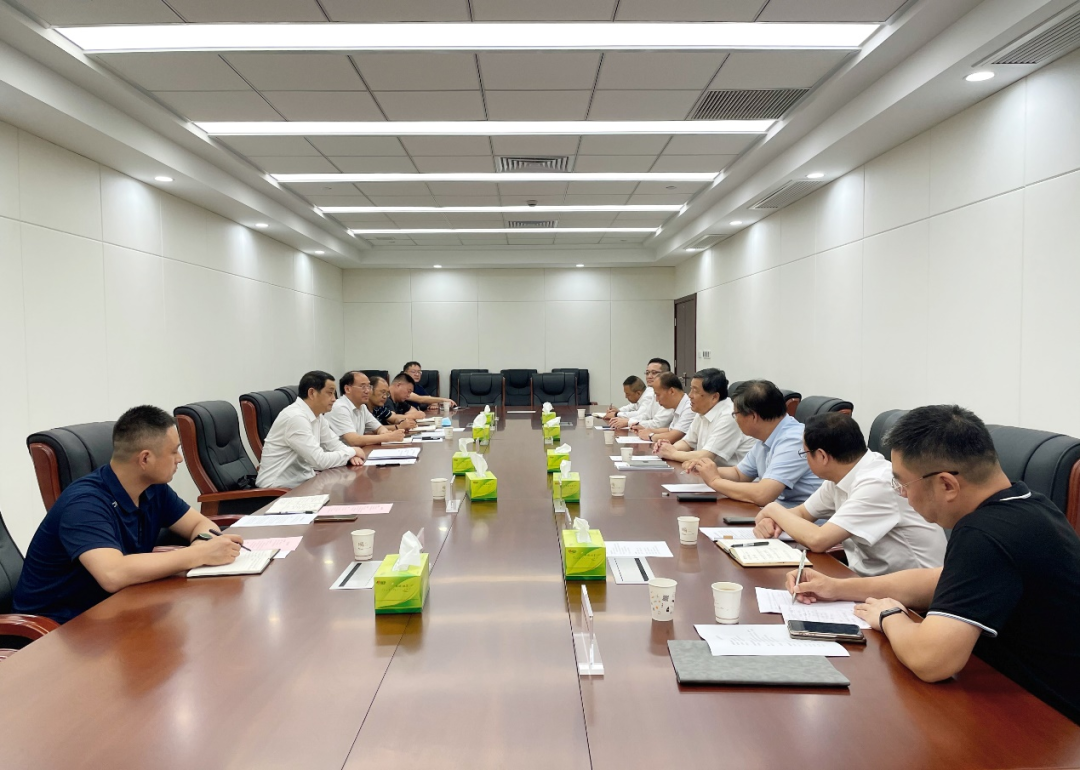 劉海軍會見中國水泥協(xié)會會長高登榜一行